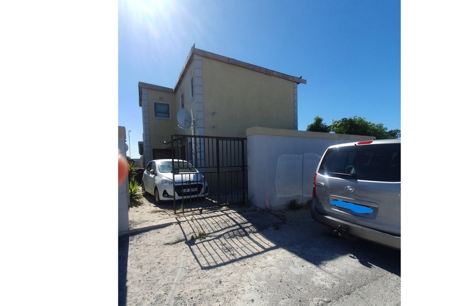 7 Bedroom Property for Sale in Delft South Western Cape
